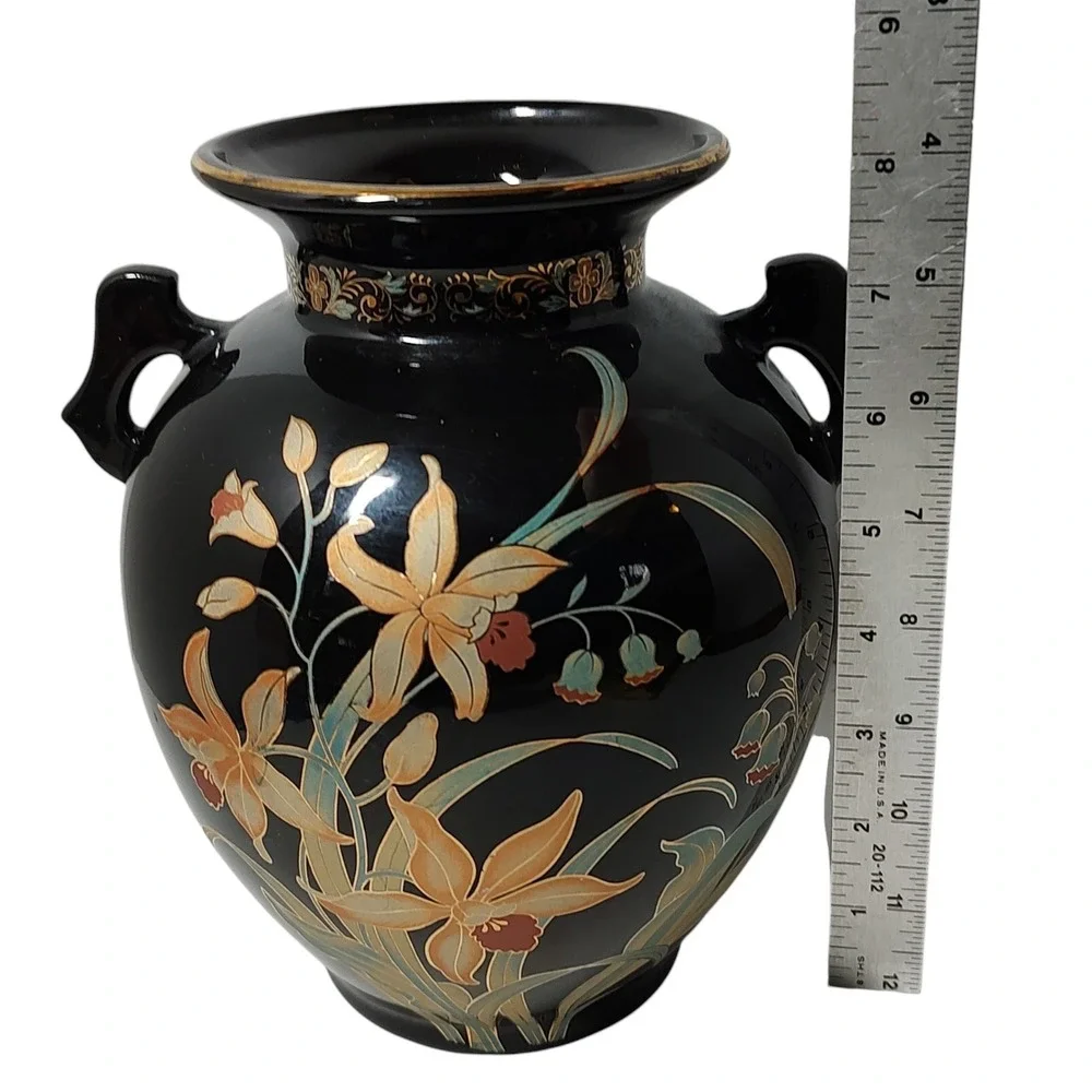 Vintage‎ Japanese Porcelain Ginger Jar Urn Vase Eight Inches Tall Black Floral